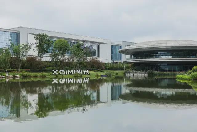 投影仪龙头攻入汽车赛道pg电子中国70亿成都(图4)